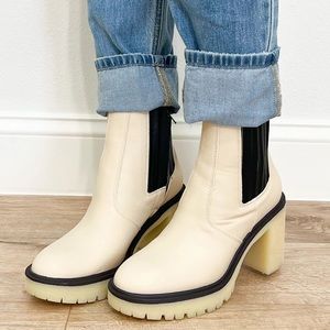 Lug Boot - beige and black